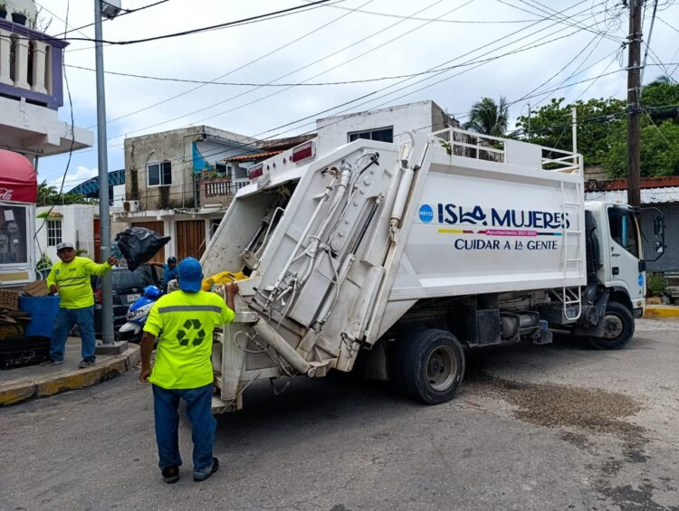 Se normaliza el servicio de recolección de basura en Isla Mujeres