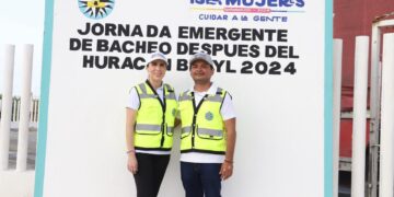 Pone Atenea Gómez en marcha Jornada Emergente de Bacheo en Isla Mujeres