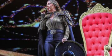 Grandiosa presentación de Alicia Villarreal en Playa del Carmen