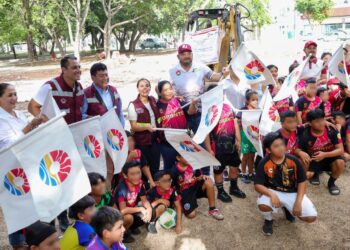 Ana Paty Peralta cumple con proyecto de la ciudadanía en la SM 247