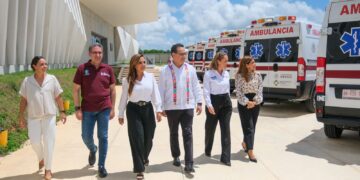 Mara Lezama recibe 31 ambulancias para fortalecer atención pre hospitalaria en Quintana Roo