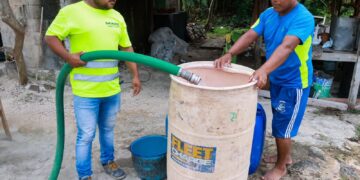 Continúa con éxito el programa social “Agua para Ti” en la Zona Continental de Isla Mujeres