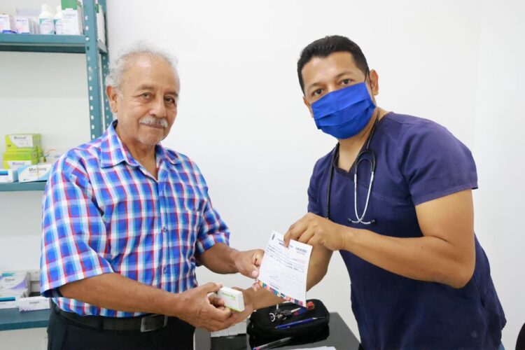 Brindan atención médica gratuita en los centros comunitarios de Isla Mujeres