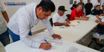 Realizan firma de escrituras para las primeras 100 familias de Cristo Rey
