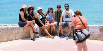 Miles de turistas disfrutan este verano de los múltiples atractivos que ofrece Isla Mujeres