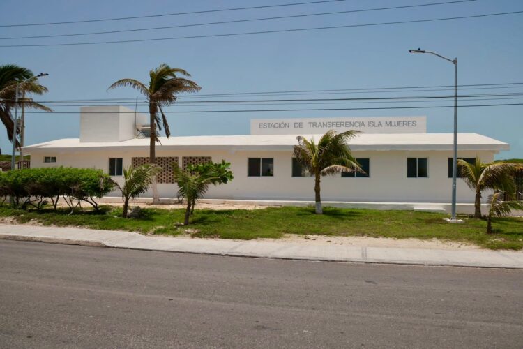 Atenea Gómez transforma la Estación de Transferencia en Isla Mujeres