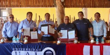 Atestigua Ayuntamiento de Puerto Morelos convenio de colaboración universidades y la Canirac