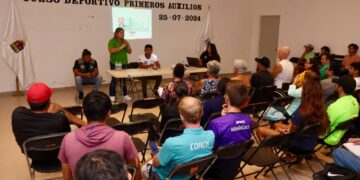 Nutrida respuesta a curso deportivo de primeros auxilios en Puerto Morelos