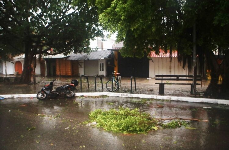 Implementan Fase de Auxilio de Plan Marina en Quintana Roo luego del impacto de "Beryl"
