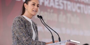 Claudia Sheinbaum promete incrementar apoyos para estudiantes y escuelas públicas