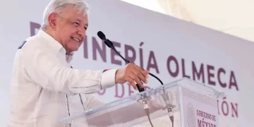 “Día histórico”, inicio de operaciones en Dos Bocas, señala AMLO