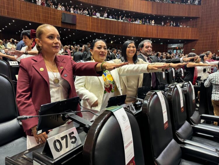 Asumen Mildred Ávila y Humberto Aldana cargos como diputados federales