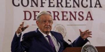 AMLO descarta diálogo con el embajador de EE.UU. en torno a reforma judicial