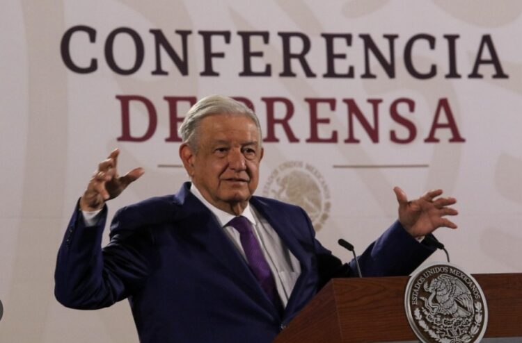 AMLO descarta diálogo con el embajador de EE.UU. en torno a reforma judicial