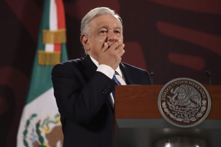 Relación con Embajada de EE.UU., en pausa luego de declaraciones de Ken Salazar: AMLO