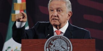 No somos extremistas queremos que en México haya auténtica democracia, señala AMLO