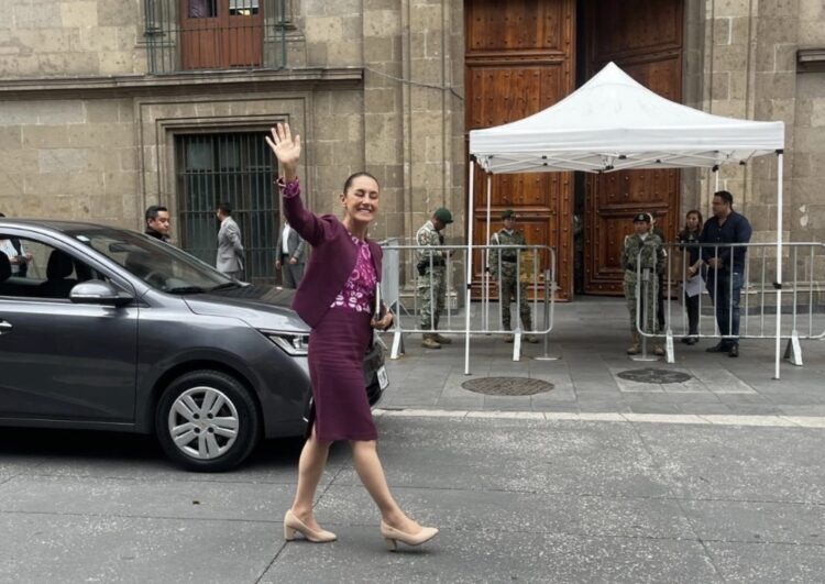Arriba Claudia Sheinbaum al Palacio Nacional para reunirse con AMLO y De la O