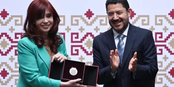 México se convirtió en un ‘faro’ político con AMLO, asegura Cristina Fernández