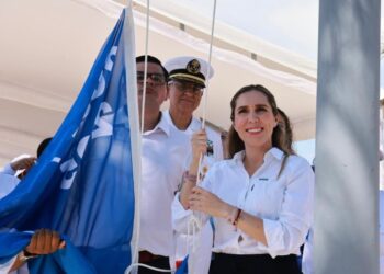 Refrendan playas de Isla Mujeres por tercer año consecutivo el distintivo Blue Flag