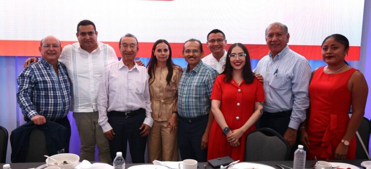 Ana Paty Peralta respalda a familia croquista por el bienestar de Cancún