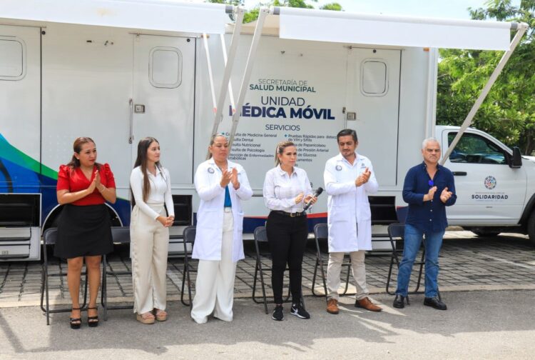 Cumple Lili Campos con mejoras en el sistema de salud local en Playa del Carmen