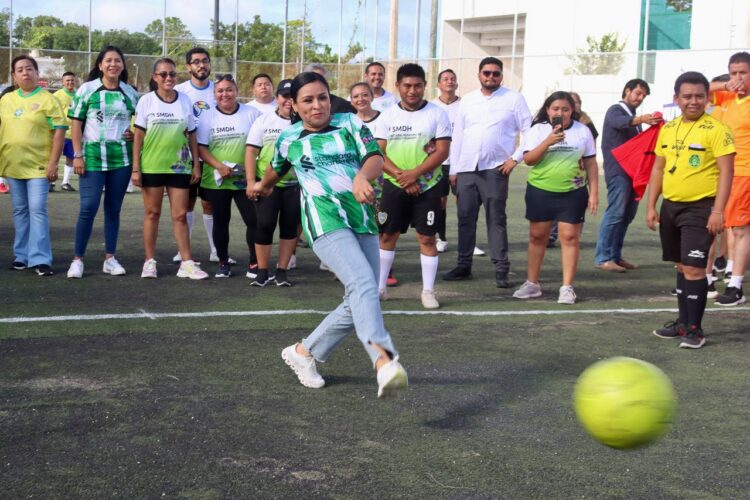 Fomenta Blanca Merari práctica deportiva en Puerto Morelos