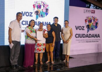 Gran participación de la ciudadanía en el foro "Voz Ciudadana" convocado por la diputada Mirella Díaz