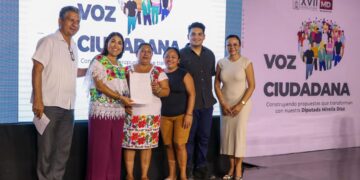 Gran participación de la ciudadanía en el foro "Voz Ciudadana" convocado por la diputada Mirella Díaz