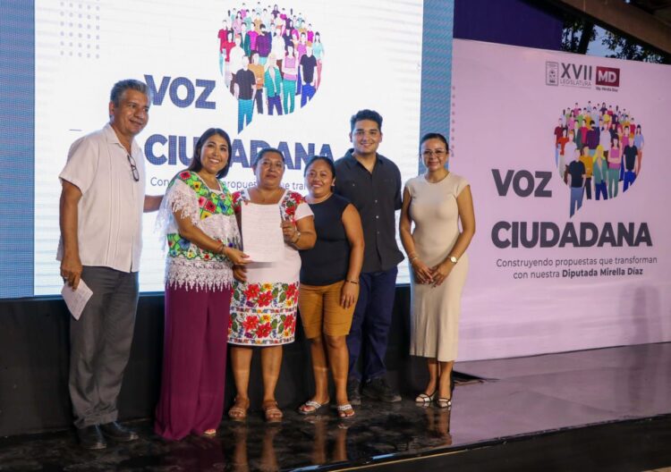 Gran participación de la ciudadanía en el foro "Voz Ciudadana" convocado por la diputada Mirella Díaz