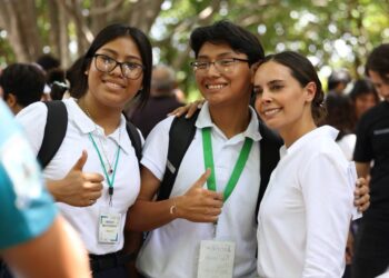 Ana Paty Peralta, aliada de juventud cancunense