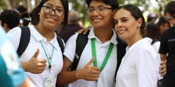 Ana Paty Peralta, aliada de juventud cancunense