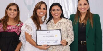 Gobierno de Puerto Morelos recibe reconocimiento por alto cumplimiento de obligaciones de transparencia