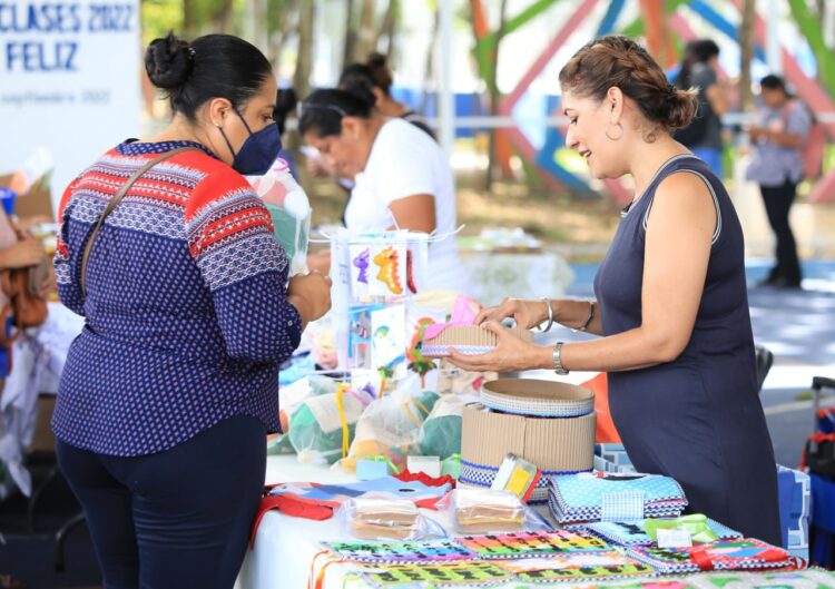 Feria del regreso a clases ofrece todo, en un mismo lugar en Playa del Carmen