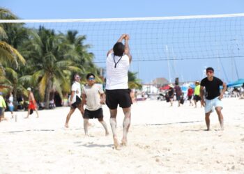 Disfrutan juventudes del Playa Fest 2024 en Isla Mujeres