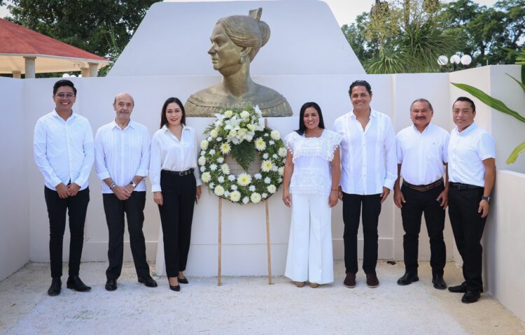 Blanca Merari encabeza ceremonia por el 182 aniversario luctuoso de Leona Vicario
