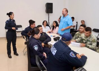 Imparten a servidores públicos de Puerto Morelos el taller "La trata no es parte del juego"