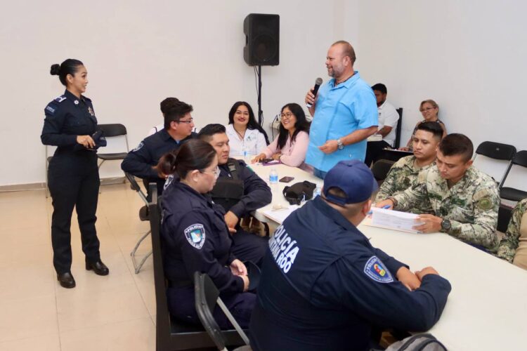 Imparten a servidores públicos de Puerto Morelos el taller "La trata no es parte del juego"