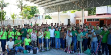 Renán Sánchez se suma a acciones en favor de los estudiantes en Puerto Morelos