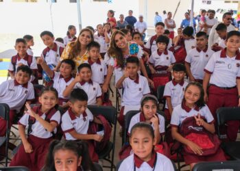 Inaugura Mara Lezama el Ciclo Escolar 2024-2025 con entrega de uniformes, útiles y mochilas gratuitos