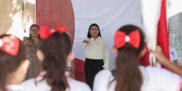 Blanca Merari encabeza arranque del ciclo escolar 2024-2025 en Puerto Morelos