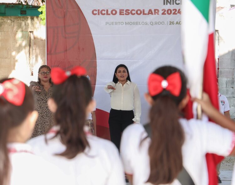 Blanca Merari encabeza arranque del ciclo escolar 2024-2025 en Puerto Morelos