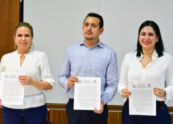 Inicia la transición en Solidaridad; se reúnen Estefanía Mercado y Lili Campos