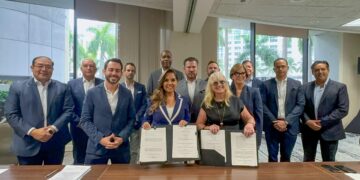 Firma Mara Lezama con navieras un histórico fondo para turismo de cruceros