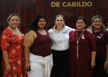 Atenea Gómez refrenda su compromiso con las mujeres isleñas