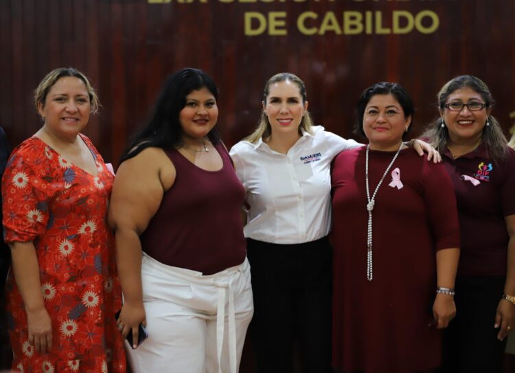 Atenea Gómez refrenda su compromiso con las mujeres isleñas