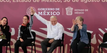 "Ahí vienen las reformas", señala AMLO desde Texcoco
