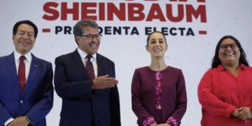 Diputados de Morena eligen a Monreal como coordinador por "consenso"