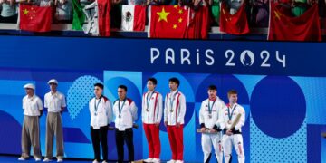 Osmar Olvera y Juan Celaya obtienen medalla de plata en clavados sincronizado de 3m