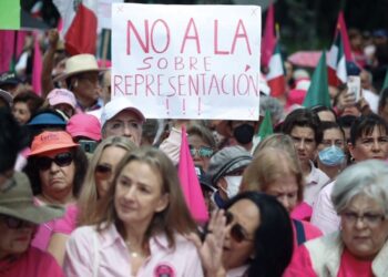 Frente al INE exigen evitar “sobrerrepresentación” en el Congreso