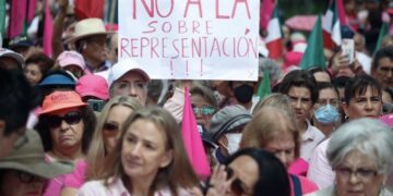 Frente al INE exigen evitar “sobrerrepresentación” en el Congreso